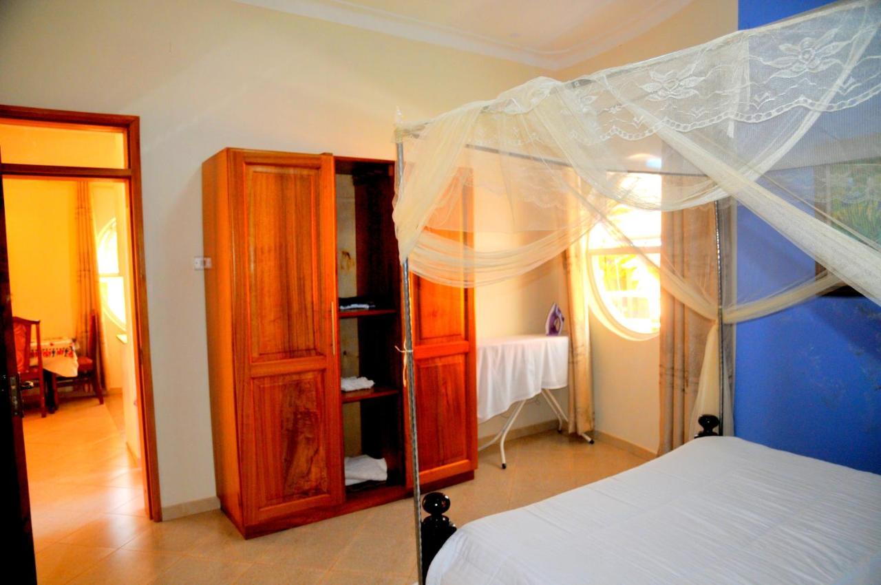 Victoria Lake View Guesthouse & Safaris Entebbe Eksteriør billede