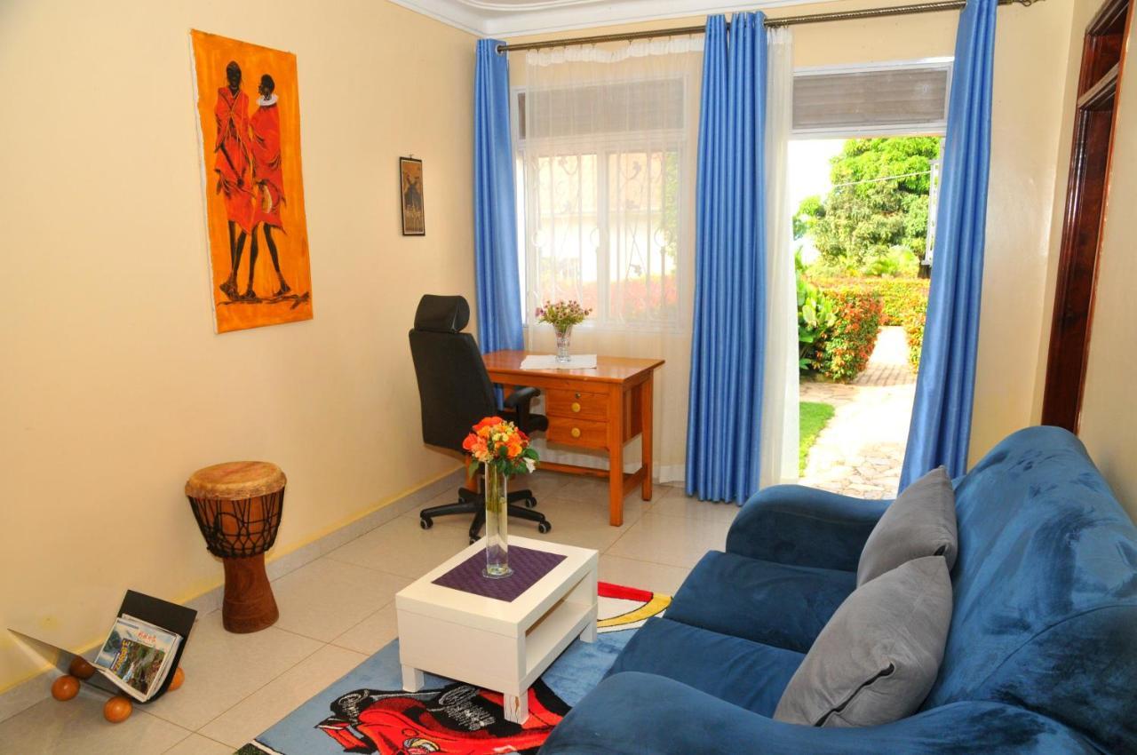 Victoria Lake View Guesthouse & Safaris Entebbe Eksteriør billede