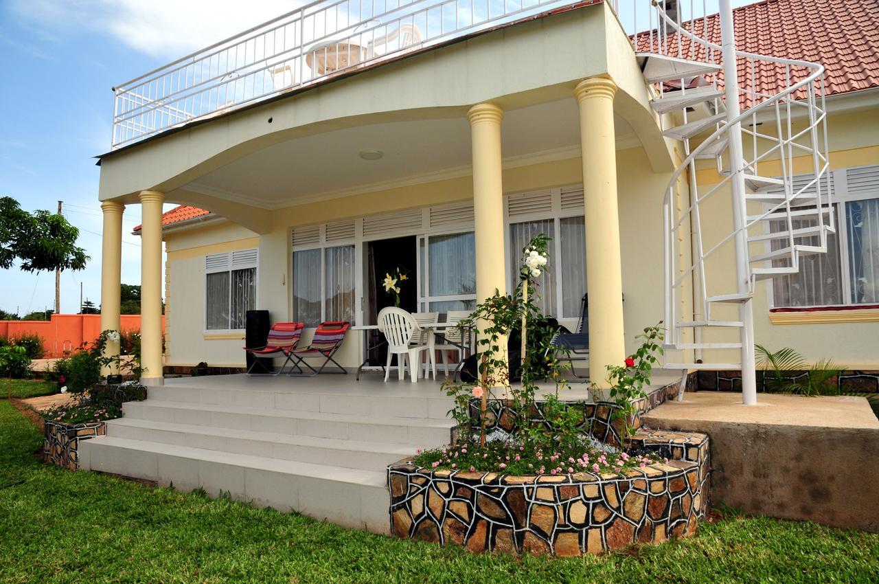 Victoria Lake View Guesthouse & Safaris Entebbe Eksteriør billede