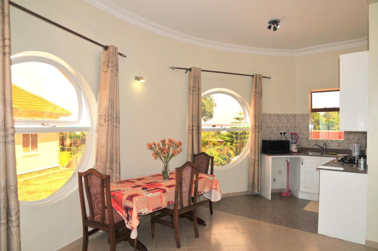 Victoria Lake View Guesthouse & Safaris Entebbe Eksteriør billede