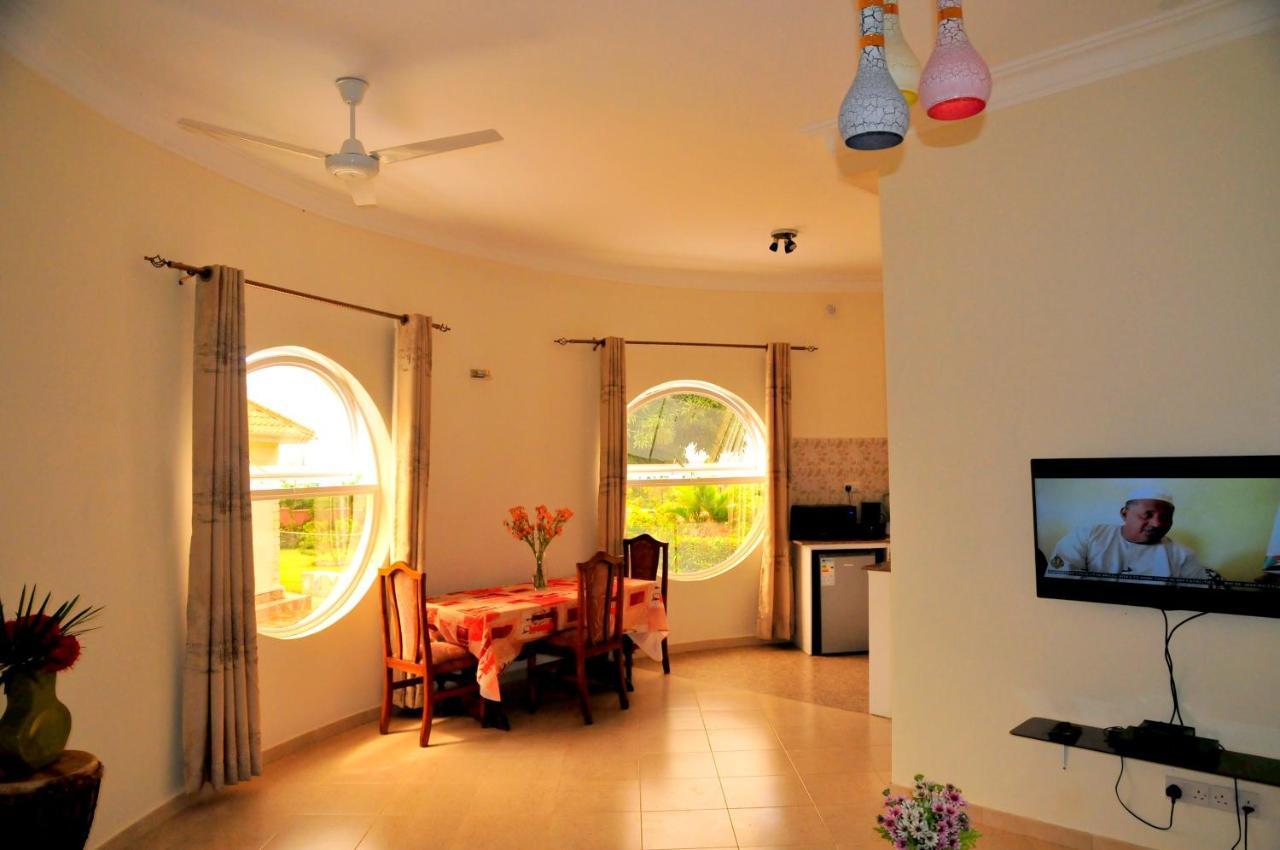 Victoria Lake View Guesthouse & Safaris Entebbe Eksteriør billede